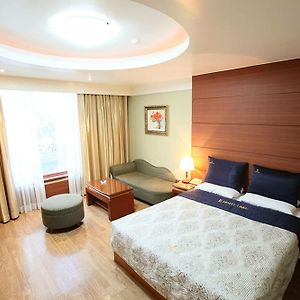 Lake Tourist Hotel